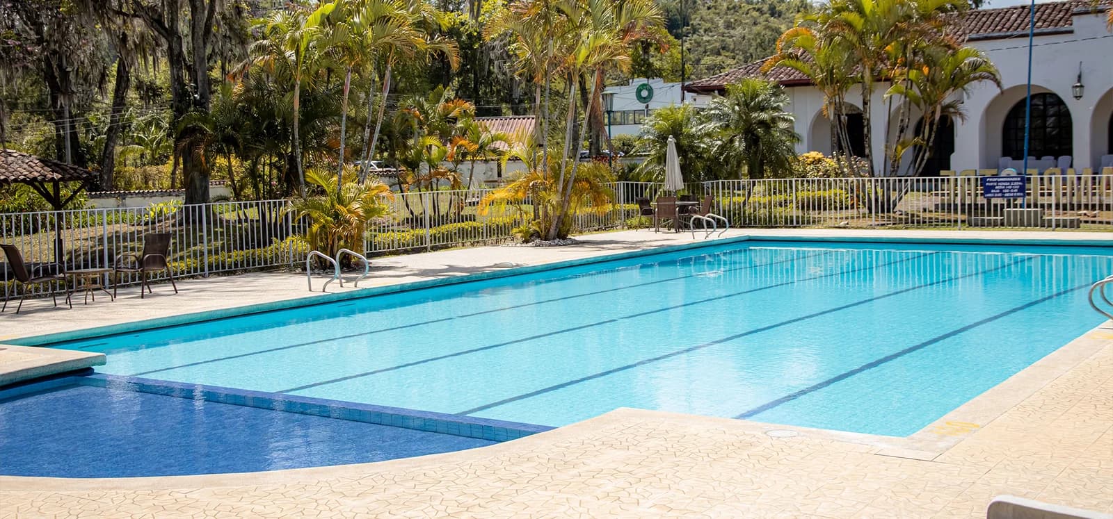 piscina club